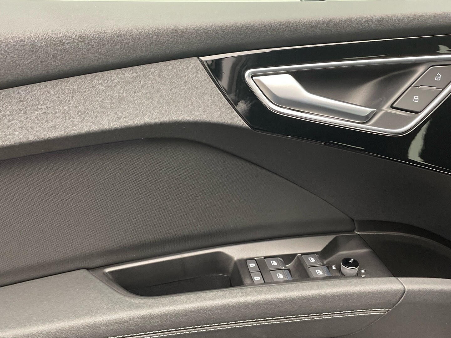 Image about Audi Q4 e-tron 40 e-tron