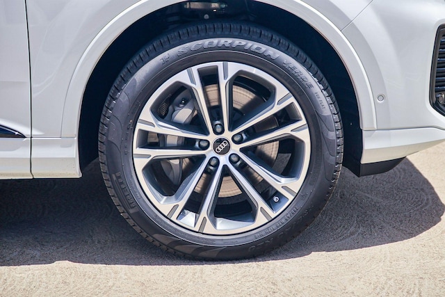 2026 Audi Q7 Premium - Photo 9