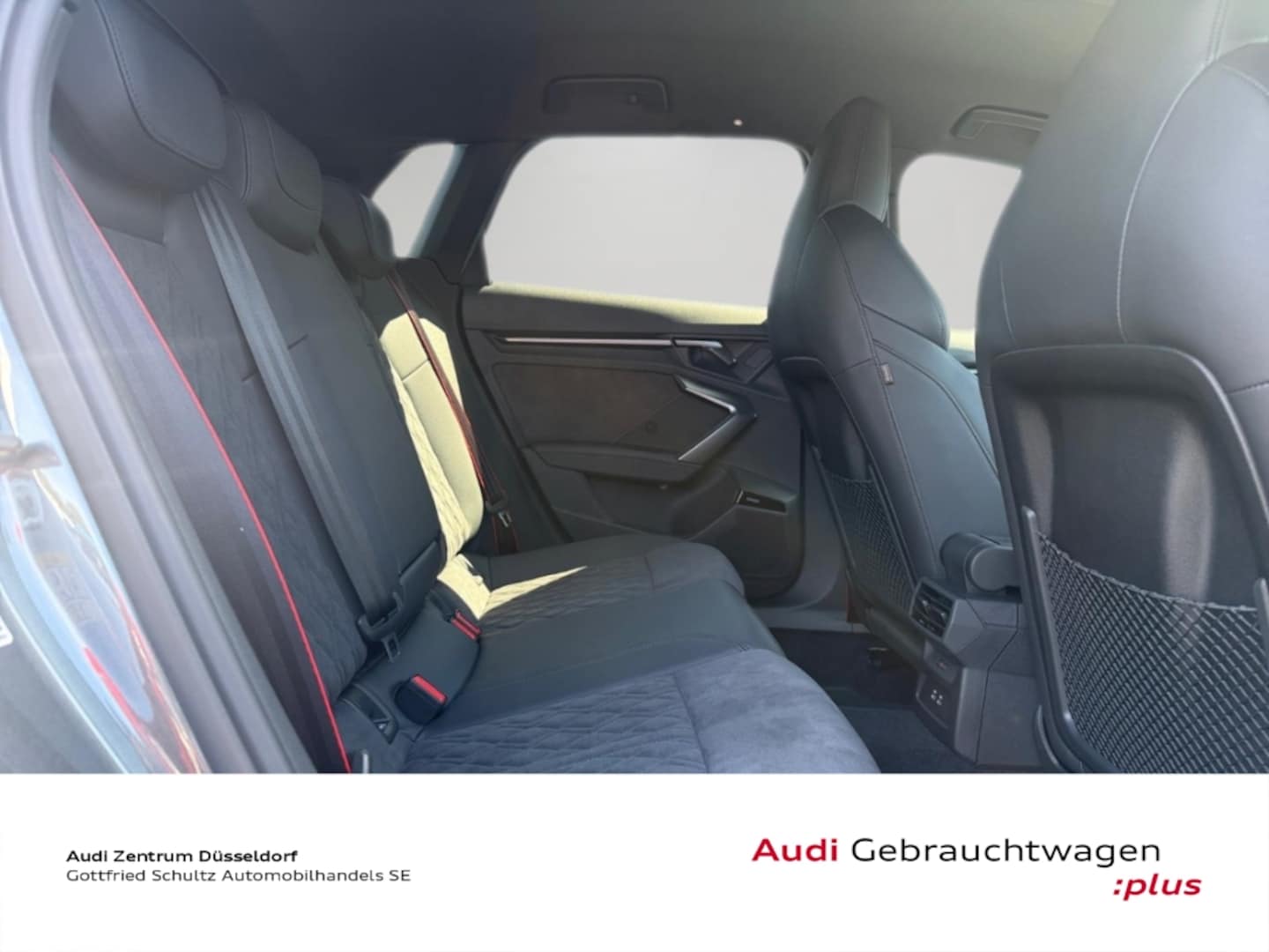 Bild über Audi RS 3 Sportback TFSI quattro 294 kW S tronic - für weitere Informationen kontaktieren Sie den Audi Partner