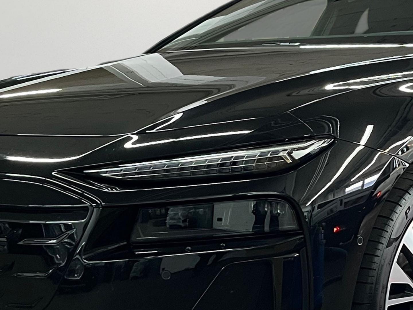 Bild über Audi A6 Avant e-tron e-tron quattro - für weitere Informationen kontaktieren Sie den Audi Partner