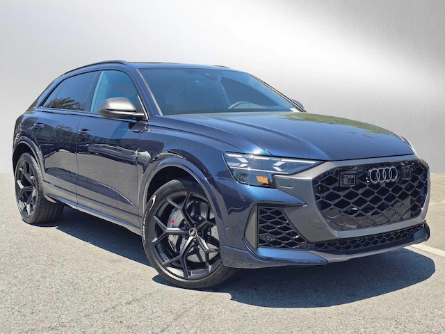 2025 Audi RS Q8 SUV performance