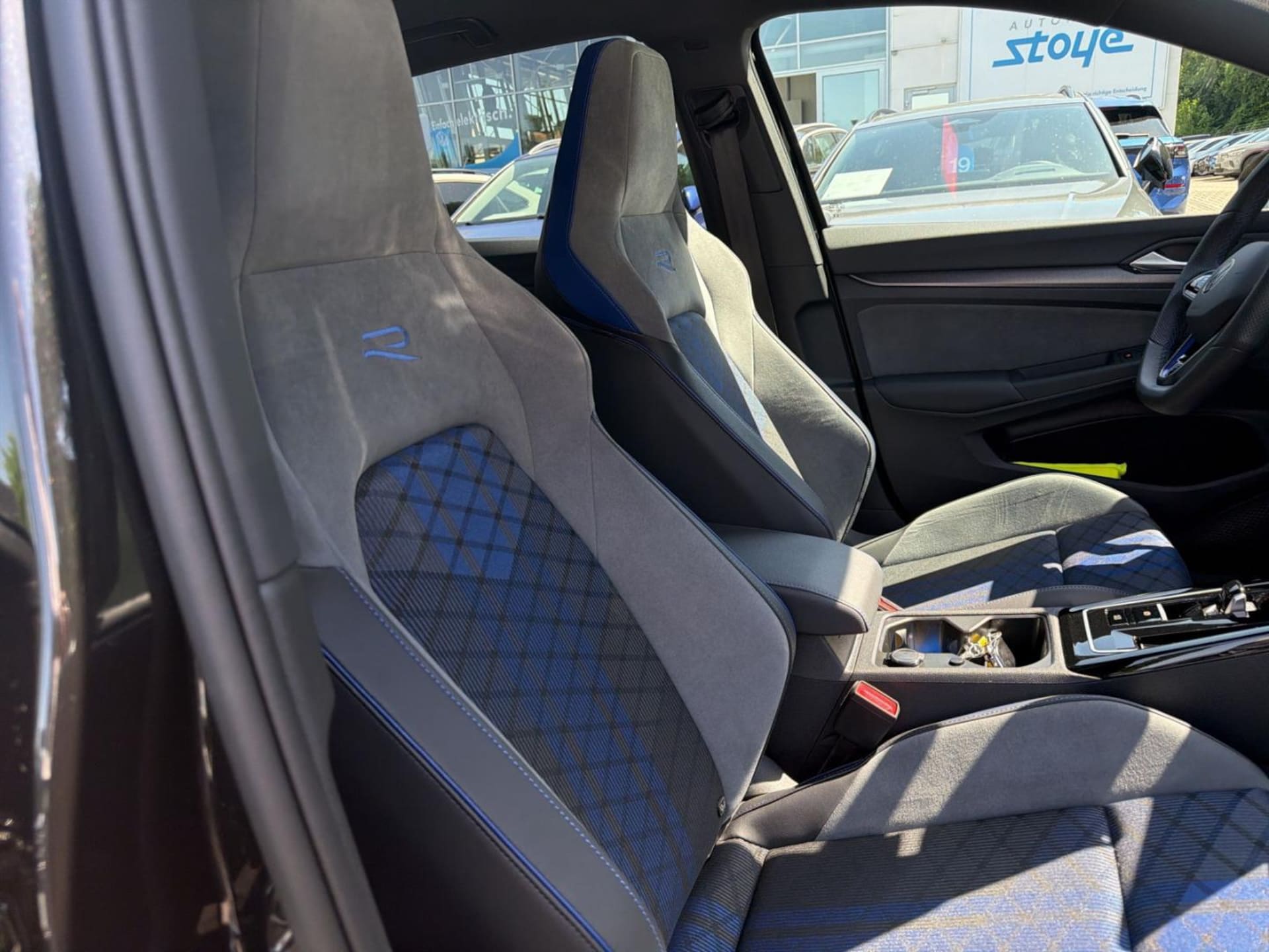 Volkswagen Golf R