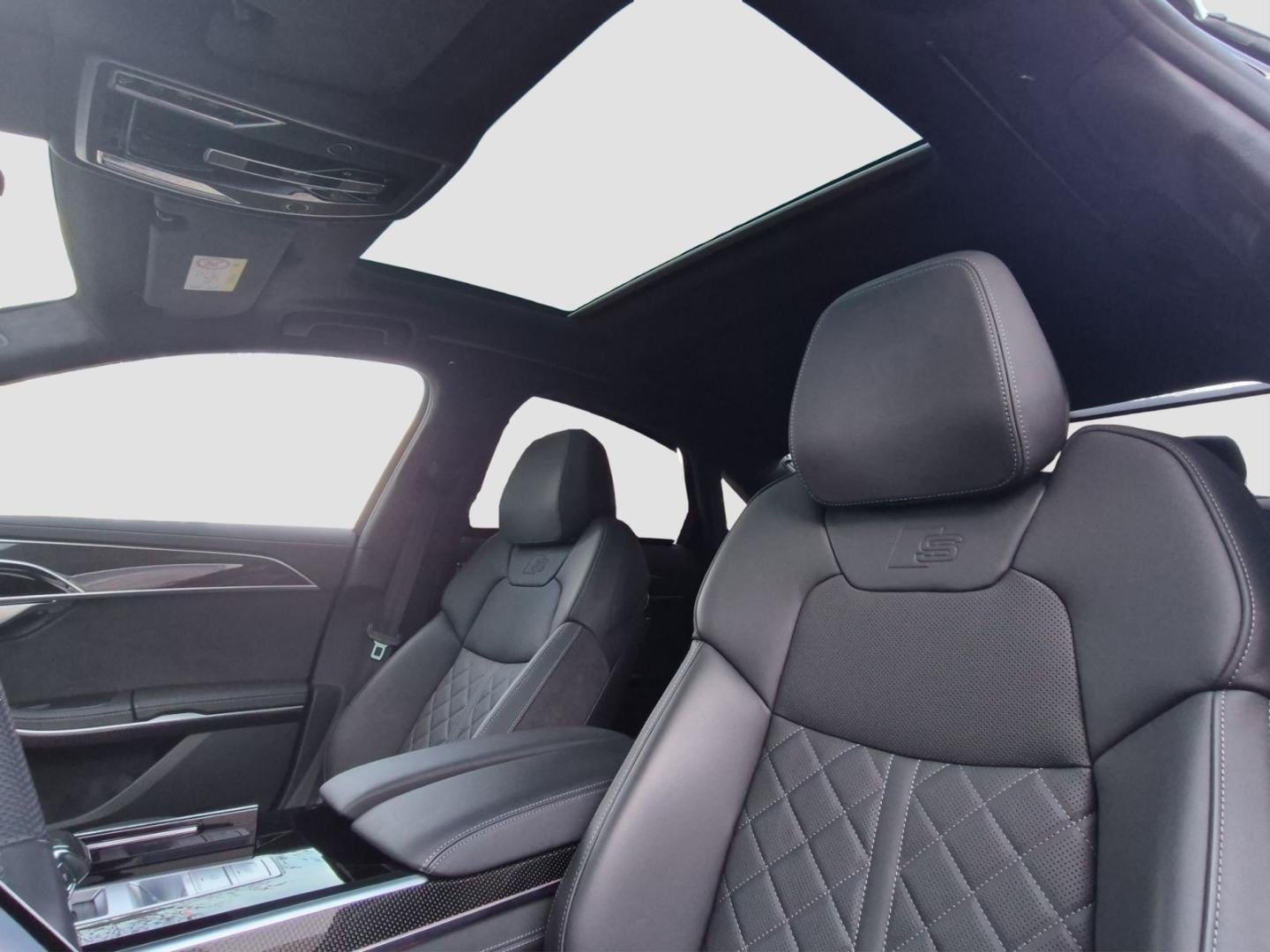 Bild über Audi S8 TFSI quattro tiptronic - für weitere Informationen kontaktieren Sie den Audi Partner