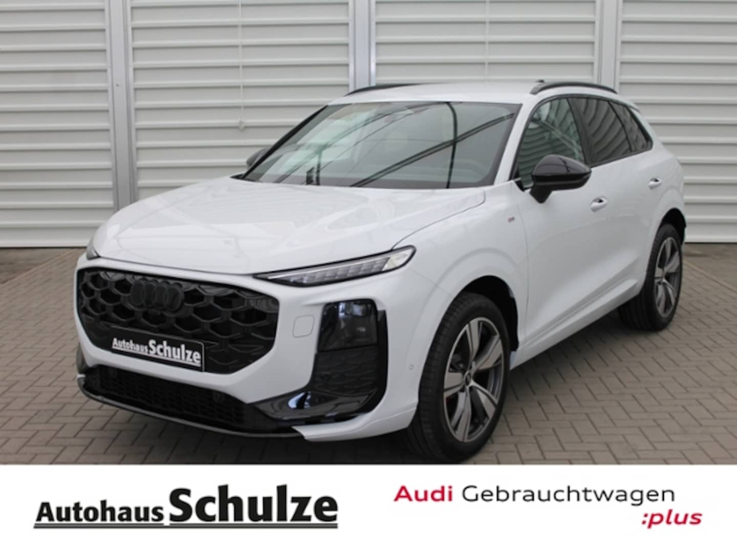 Bild über Audi Q3 SUV TFSI 110 kW S tronic - für weitere Informationen kontaktieren Sie den Audi Partner