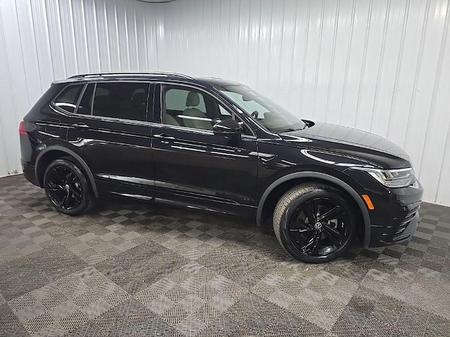 2023 Volkswagen Tiguan SE R-LINE BLACK