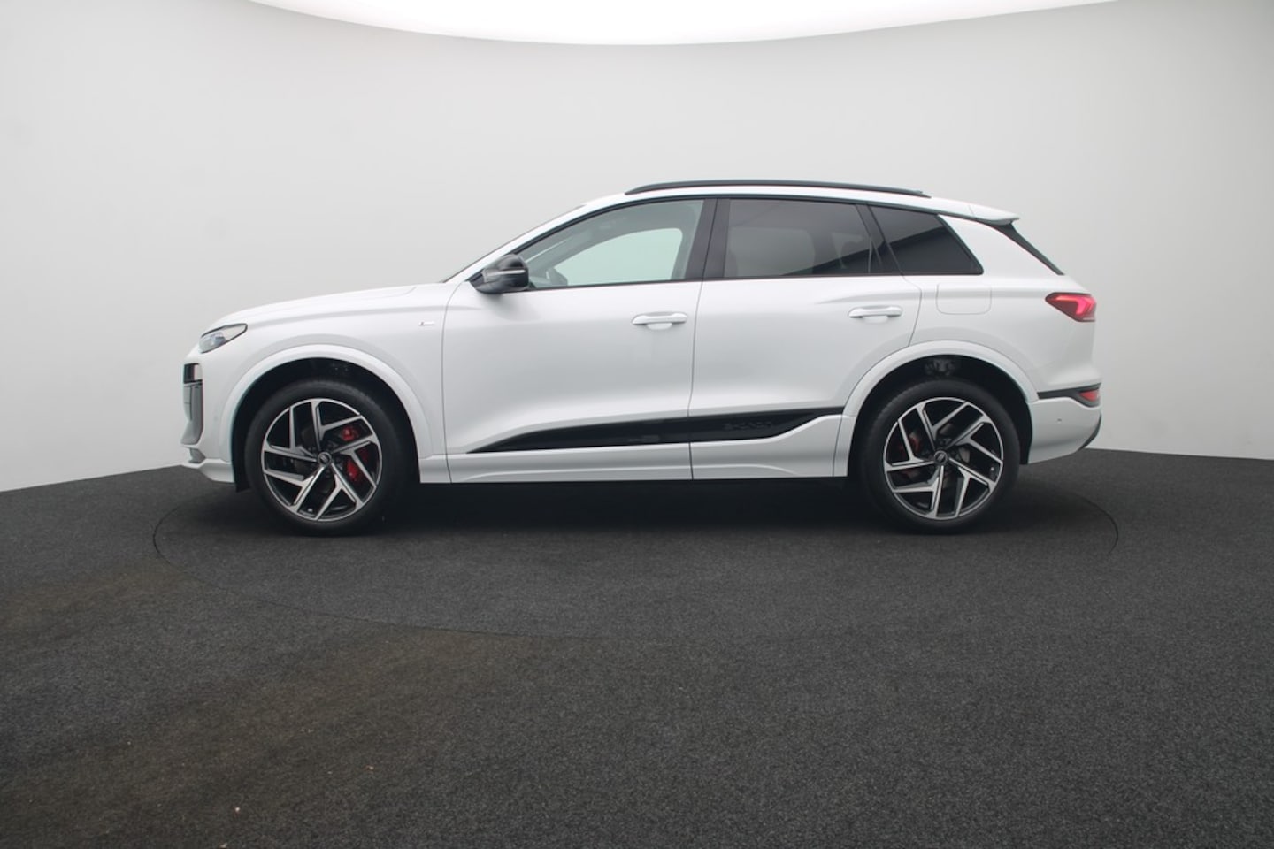 Bild über Audi Q6 SUV e-tron S line business e-tron performance 225 kW - für weitere Informationen kontaktieren Sie den Audi Partner