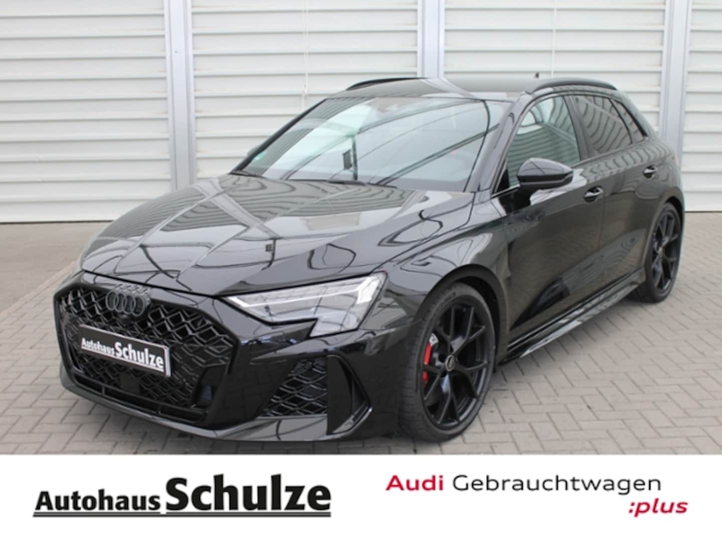 Bild über Audi RS 3 Sportback TFSI quattro S tronic - für weitere Informationen kontaktieren Sie den Audi Partner