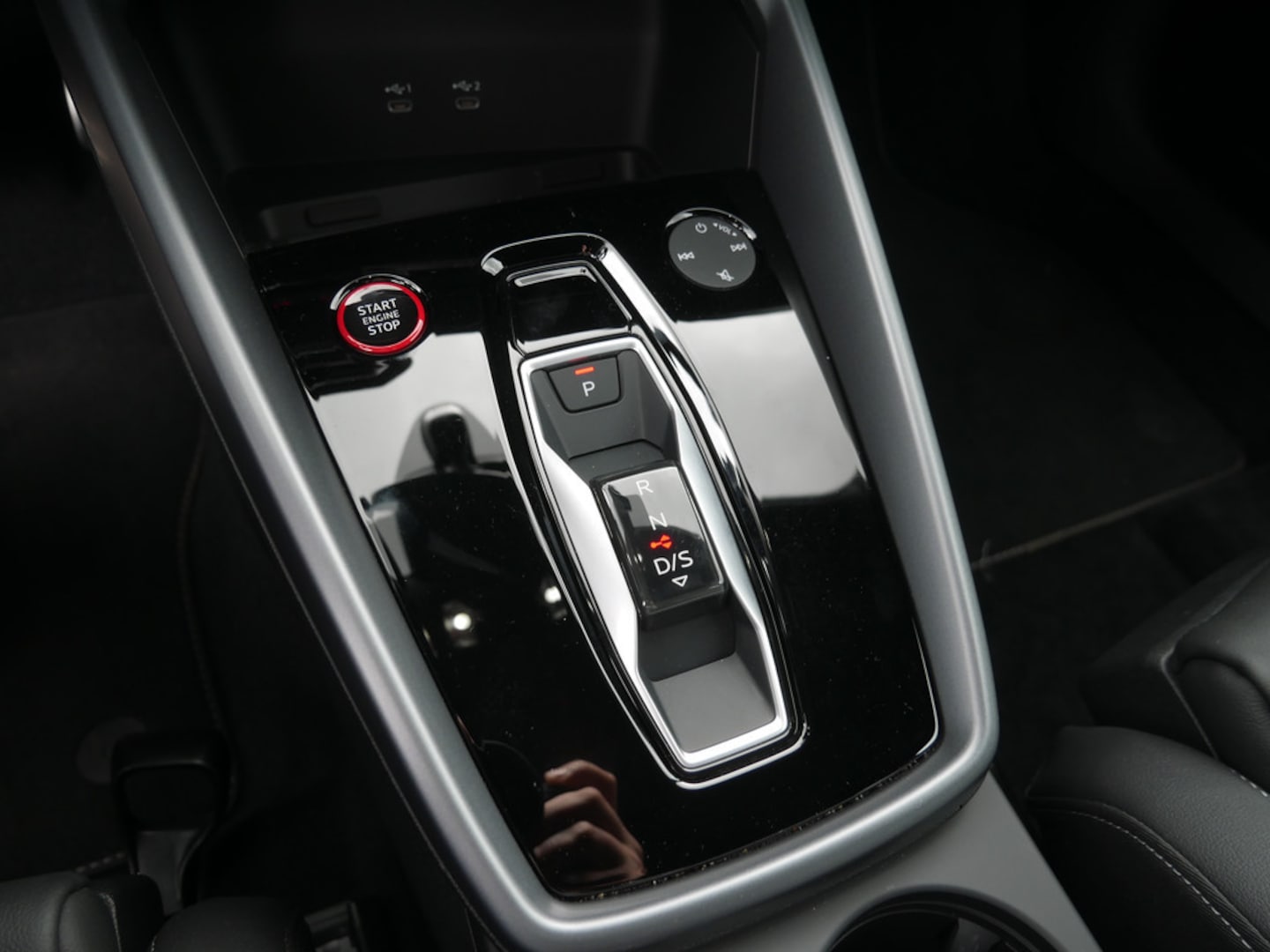 Bild über Audi S3 Sportback TFSI quattro S tronic - für weitere Informationen kontaktieren Sie den Audi Partner
