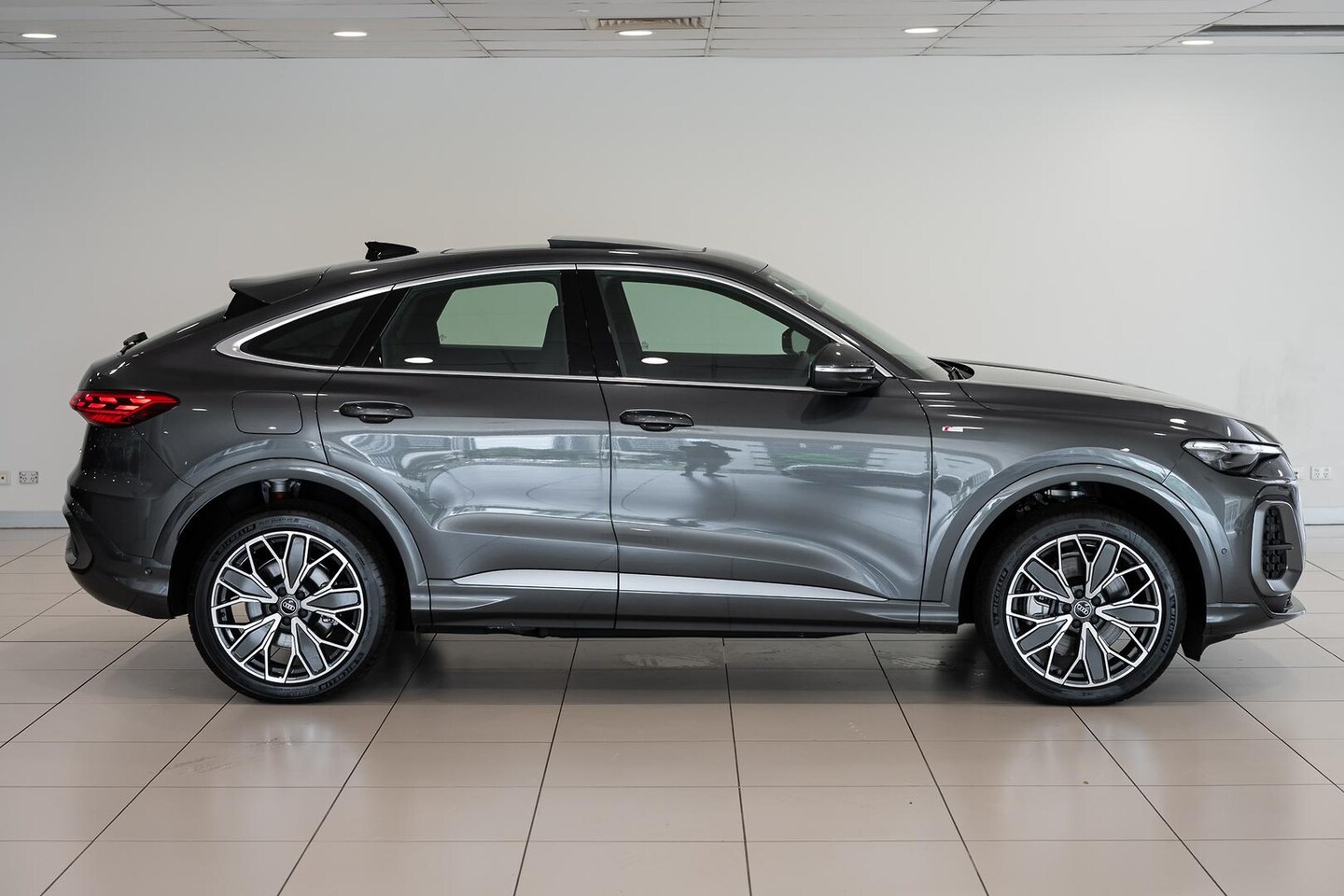 Image about Audi Q5 Sportback TDI quattro 150 kW sport