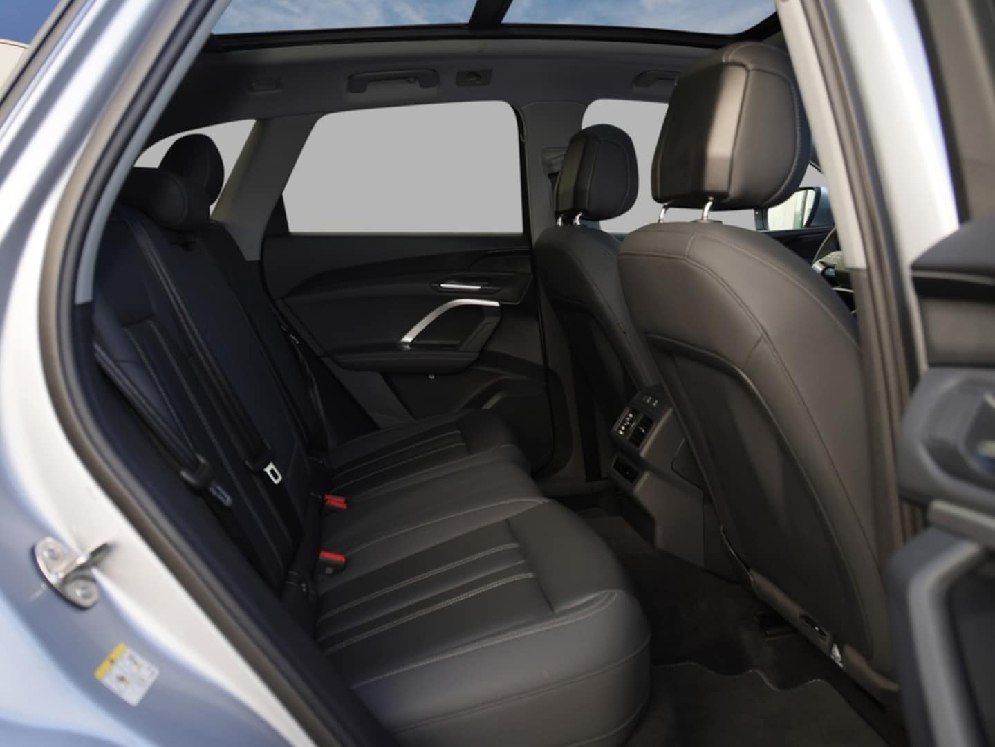 Bild über Audi Q5 SUV TDI quattro 150 kW S tronic - für weitere Informationen kontaktieren Sie den Audi Partner