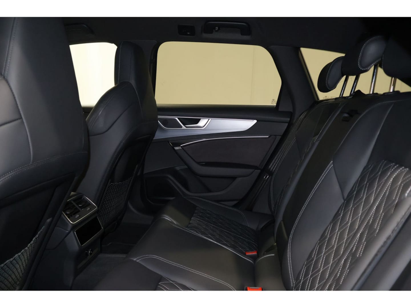 Bild über Audi S6 Avant TDI quattro tiptronic - für weitere Informationen kontaktieren Sie den Audi Partner