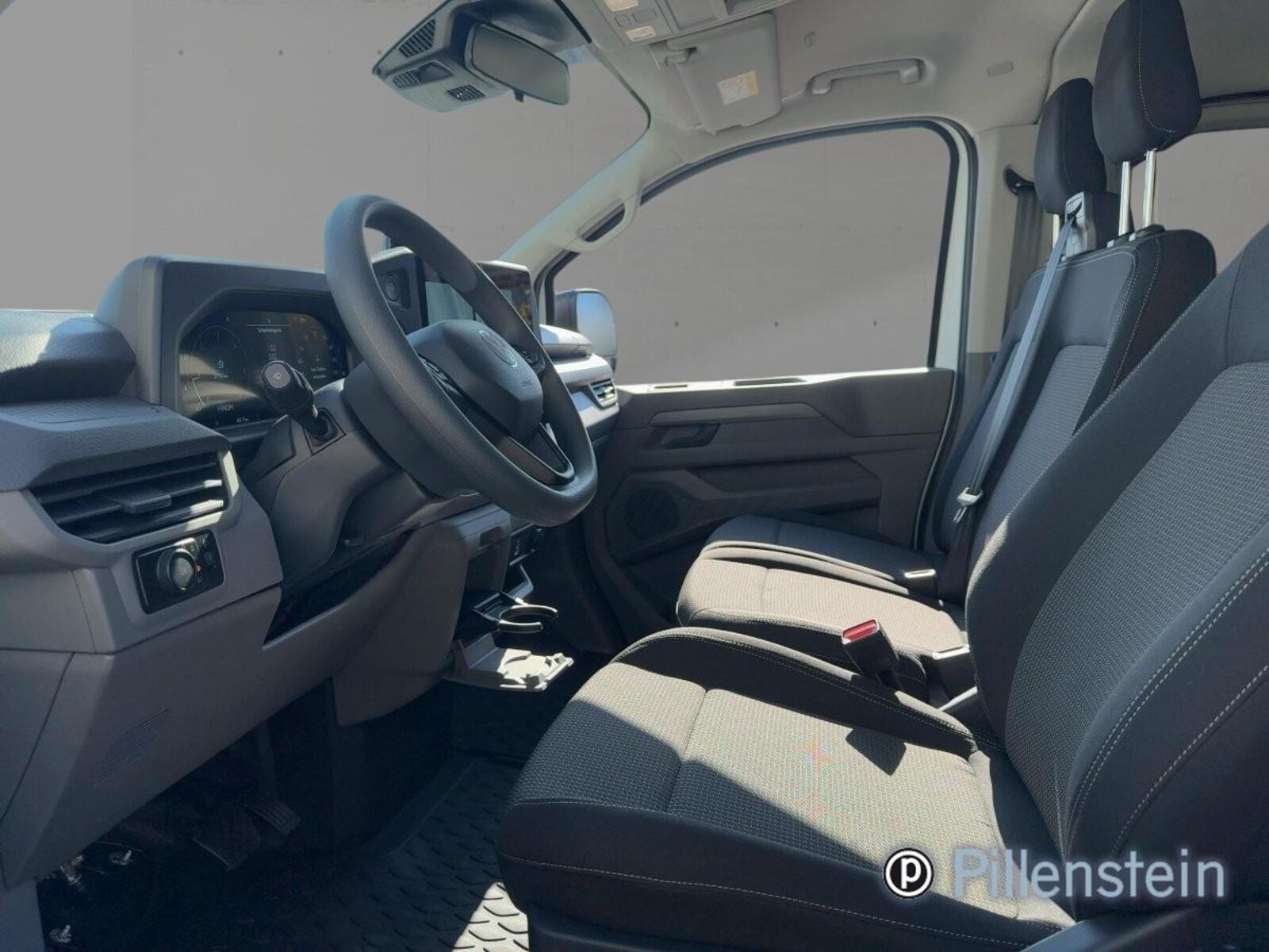 Volkswagen Transporter Kombi kurzer Radstand – Bild 4