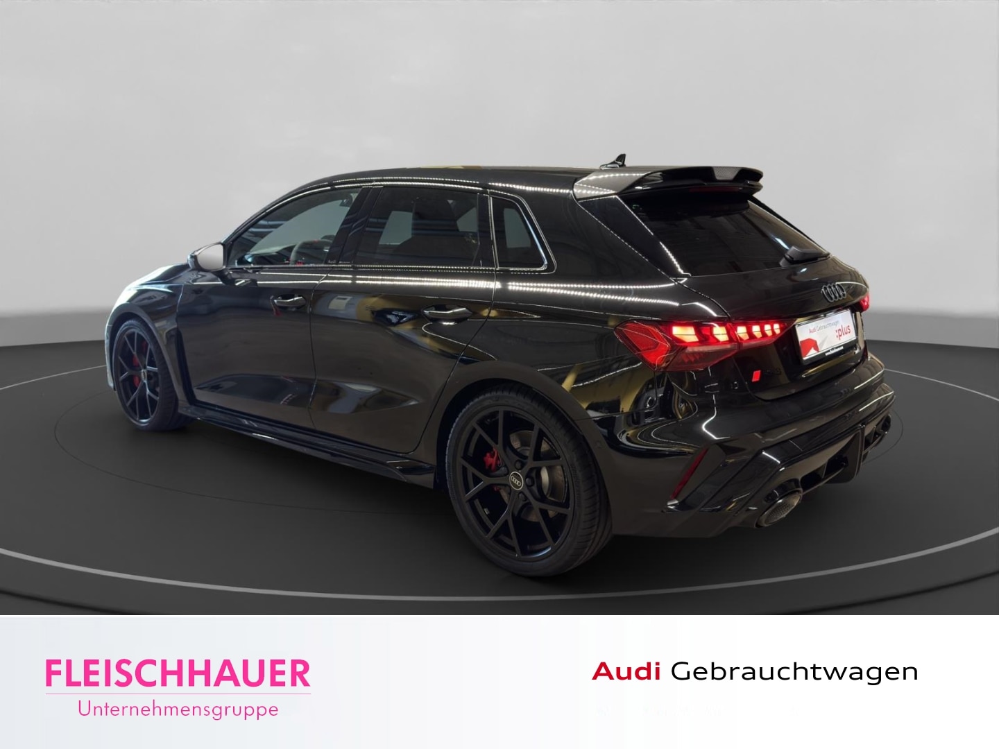 Bild über Audi RS 3 Sportback TFSI quattro 294 kW S tronic - für weitere Informationen kontaktieren Sie den Audi Partner