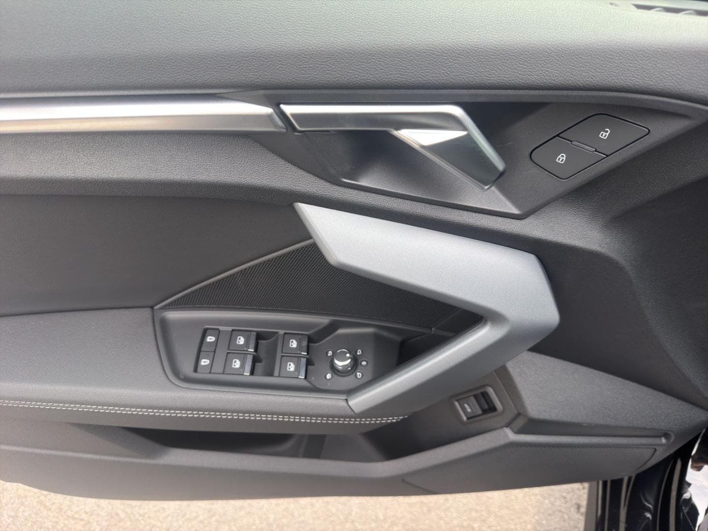 Bild über Audi A3 Sportback TFSI quattro S tronic - für weitere Informationen kontaktieren Sie den Audi Partner