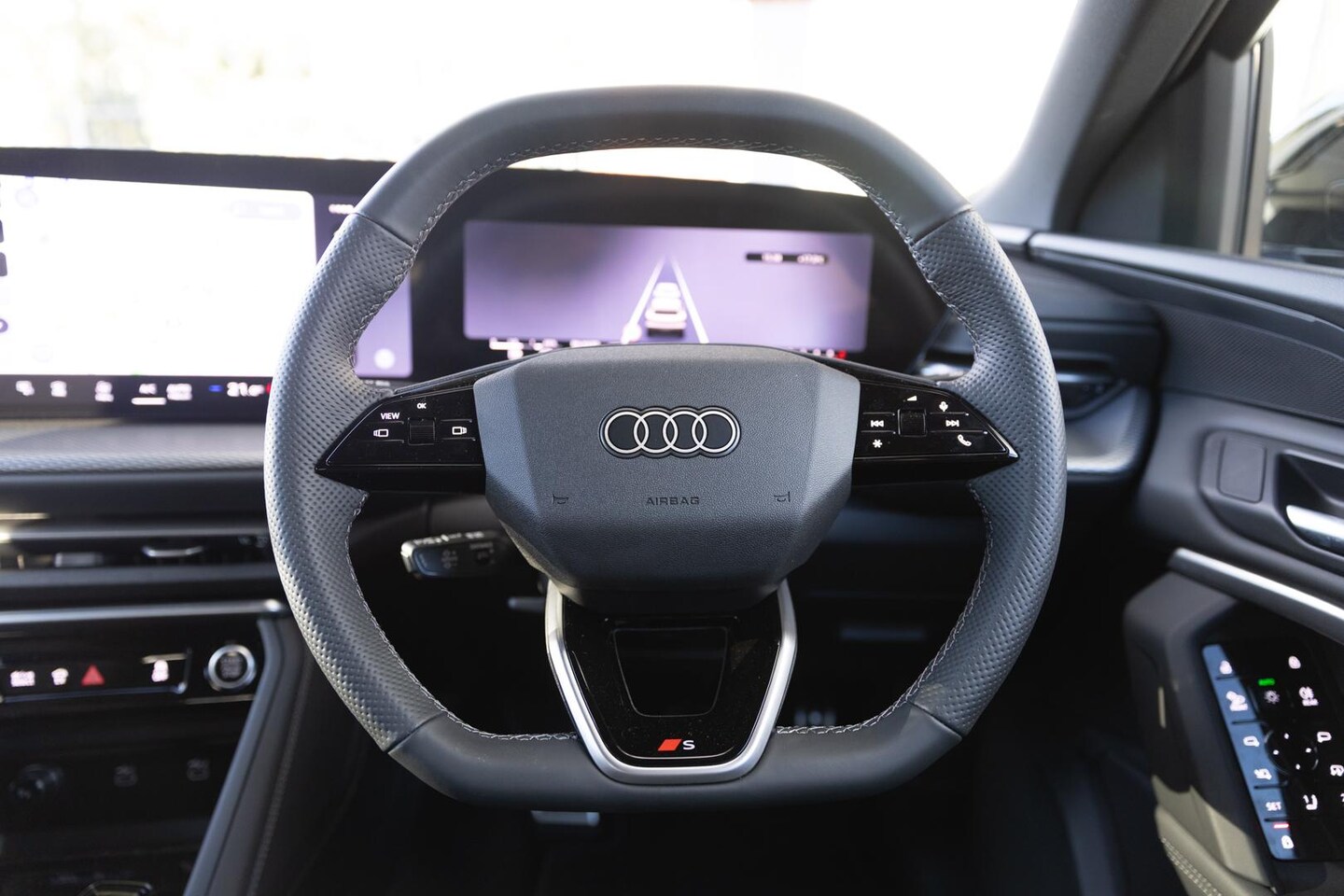 Image about Audi Q5 SUV e-hybrid quattro S tronic