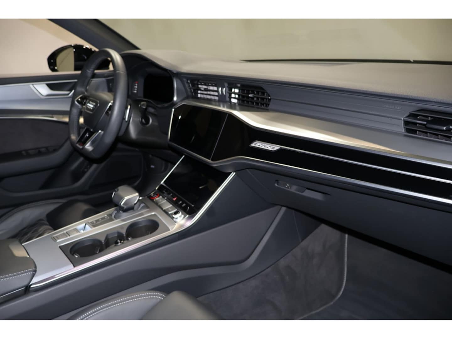 Bild über Audi S6 Avant TDI quattro tiptronic - für weitere Informationen kontaktieren Sie den Audi Partner