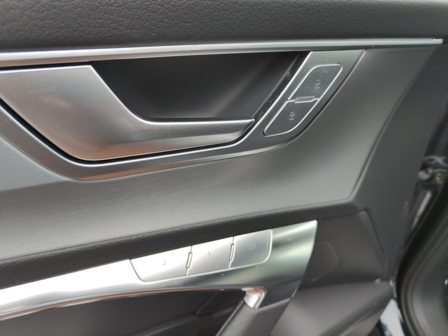 Bild über Audi S6 Avant TDI quattro tiptronic - für weitere Informationen kontaktieren Sie den Audi Partner