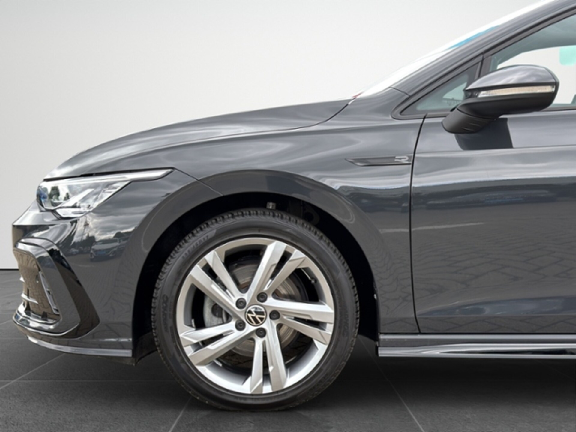 Volkswagen Golf R-Line