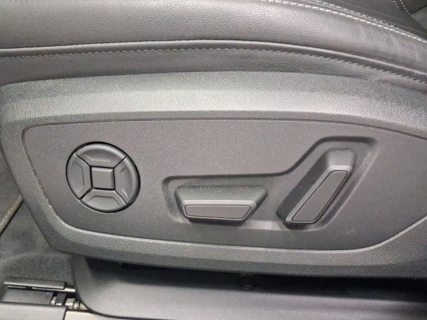 Bild über Audi A6 Limousine TFSI e S line 50 TFSI e quattro S tronic - für weitere Informationen kontaktieren Sie den Audi Partner
