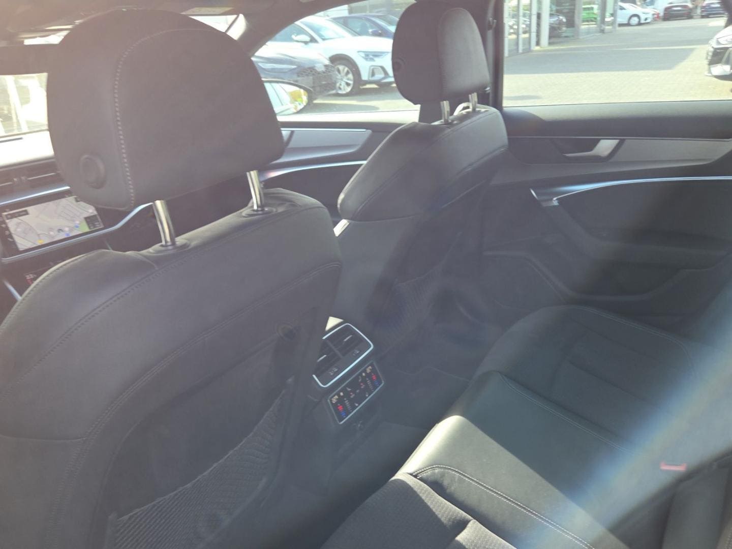Bild über Audi A6 Avant sport 45 TFSI quattro S tronic - für weitere Informationen kontaktieren Sie den Audi Partner