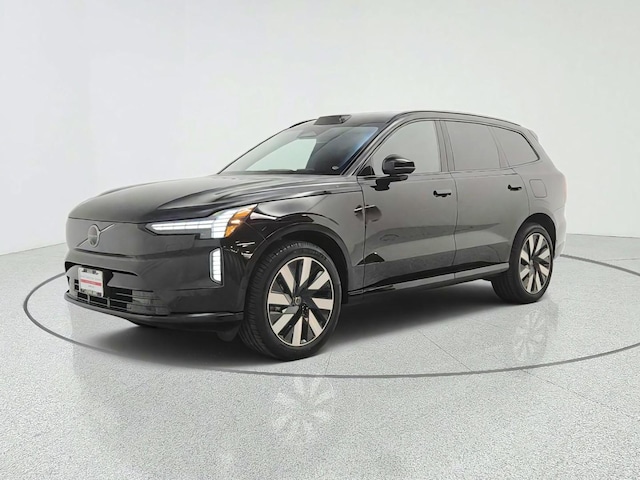 Photo of 2025 Volvo EX90 