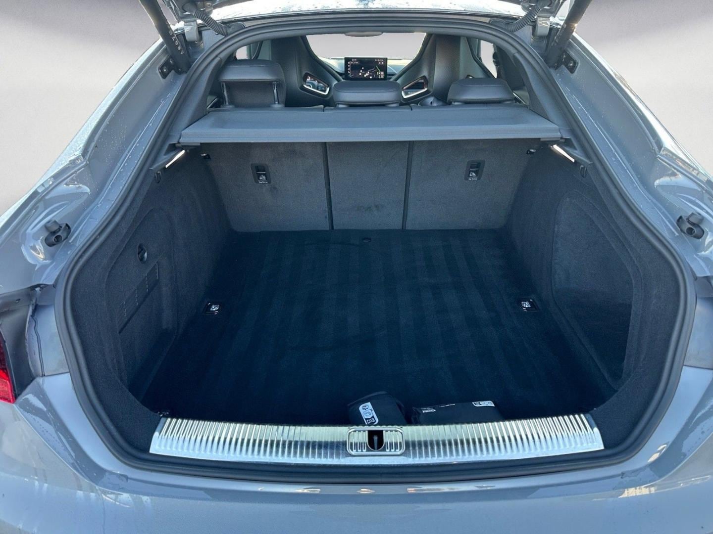 Bild über Audi RS 5 Sportback TFSI quattro tiptronic - für weitere Informationen kontaktieren Sie den Audi Partner