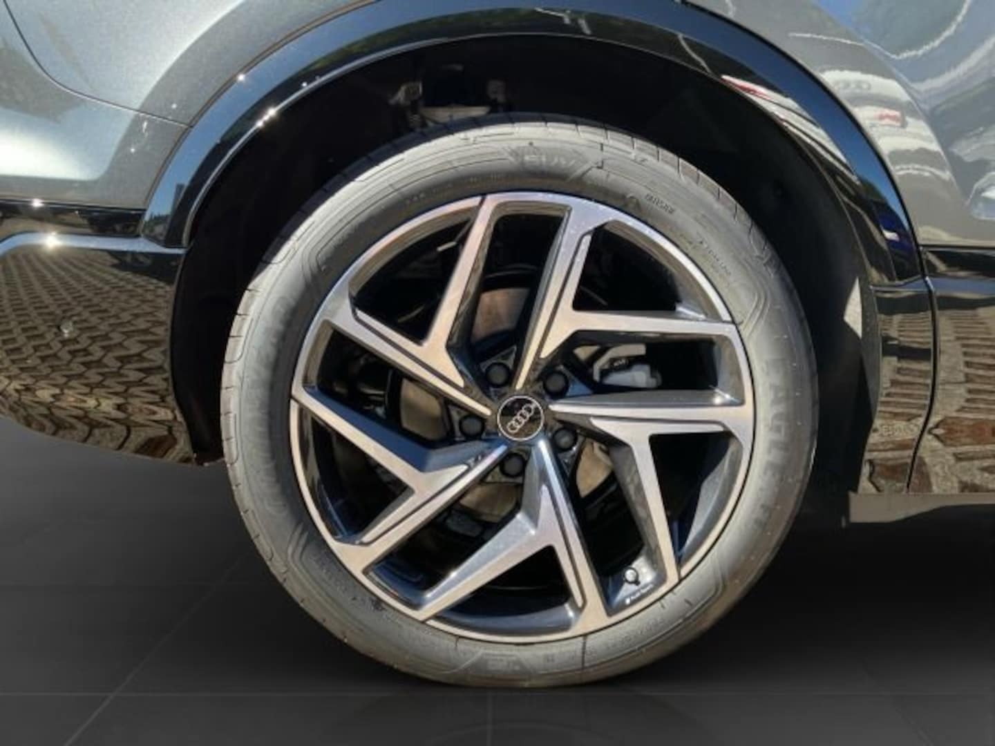 Bild über Audi Q6 SUV e-tron S line business e-tron performance 225 kW - für weitere Informationen kontaktieren Sie den Audi Partner