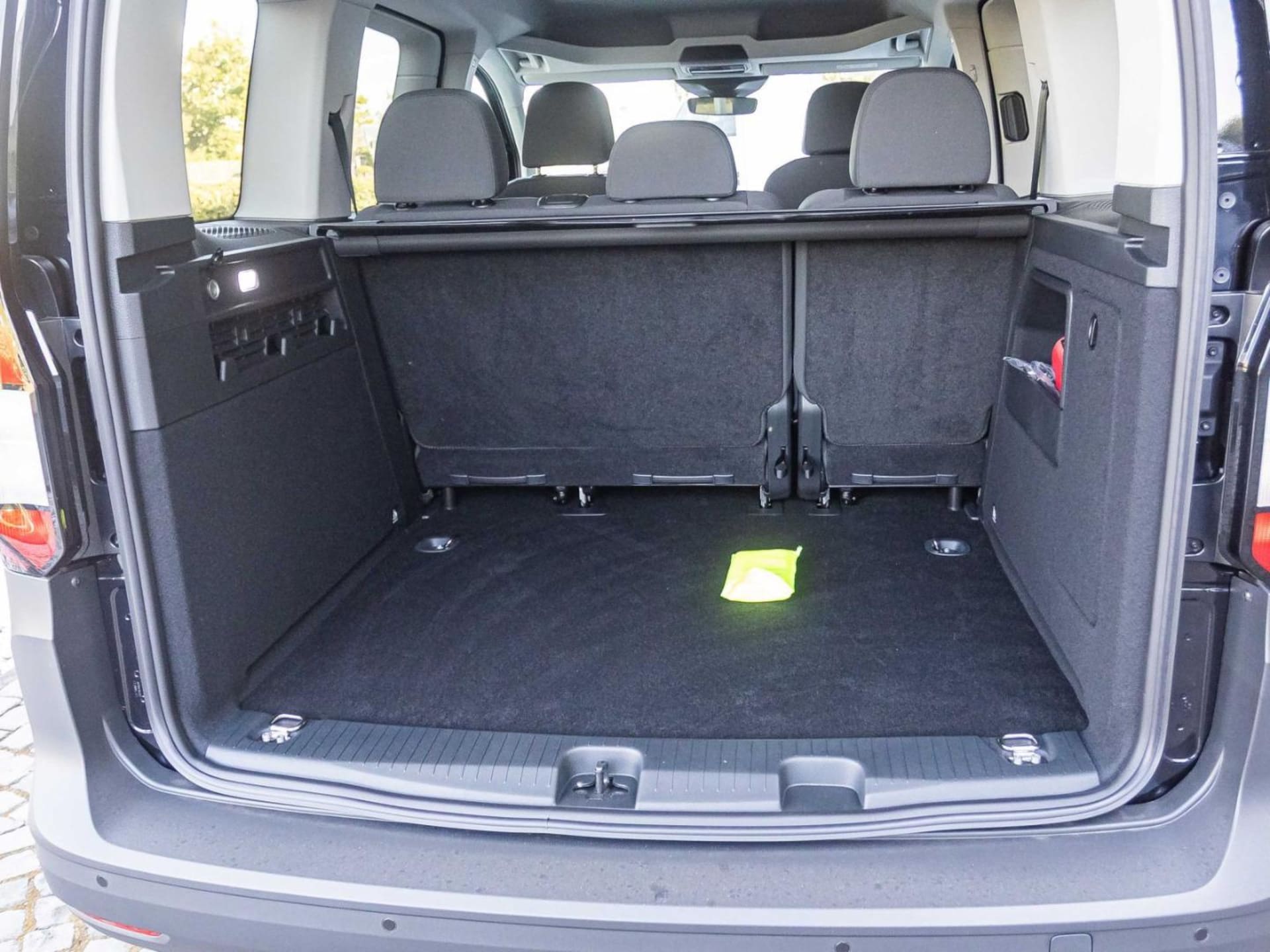 Volkswagen Caddy Basis-Modell