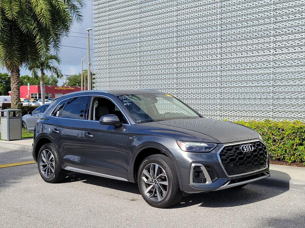 2023 Audi Q5 45 Premium Plus's photo