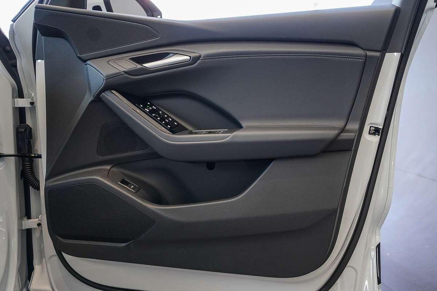Image about Audi Q6 SUV e-tron e-tron