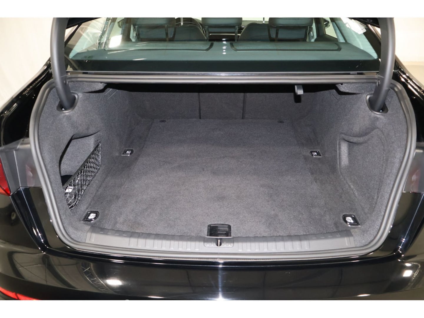 Bild über Audi S6 Limousine TDI quattro tiptronic - für weitere Informationen kontaktieren Sie den Audi Partner
