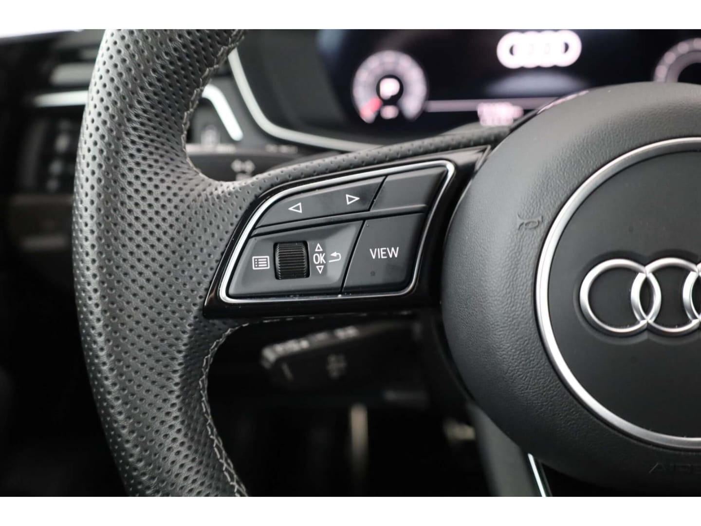 Bild über Audi S5 Cabriolet TFSI quattro tiptronic - für weitere Informationen kontaktieren Sie den Audi Partner