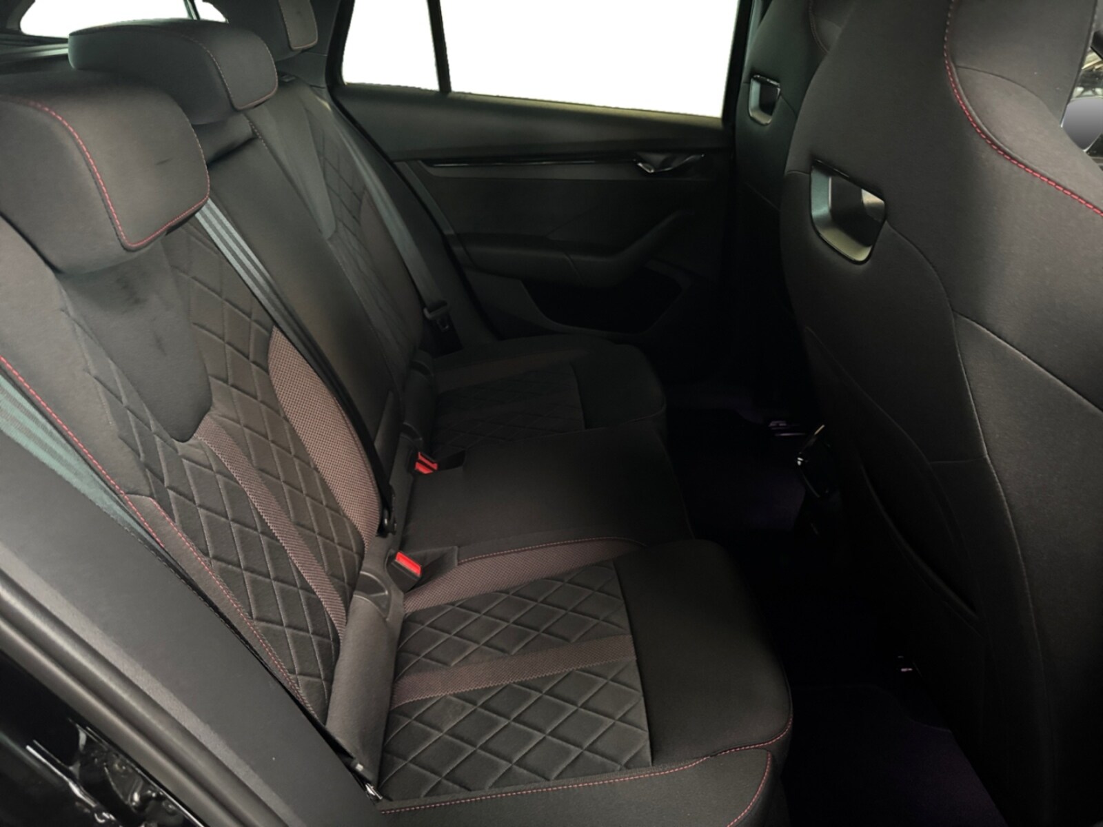 Škoda Octavia Combi – Bild 10