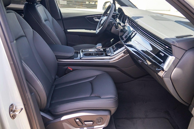 2026 Audi Q7 Premium - Photo 17