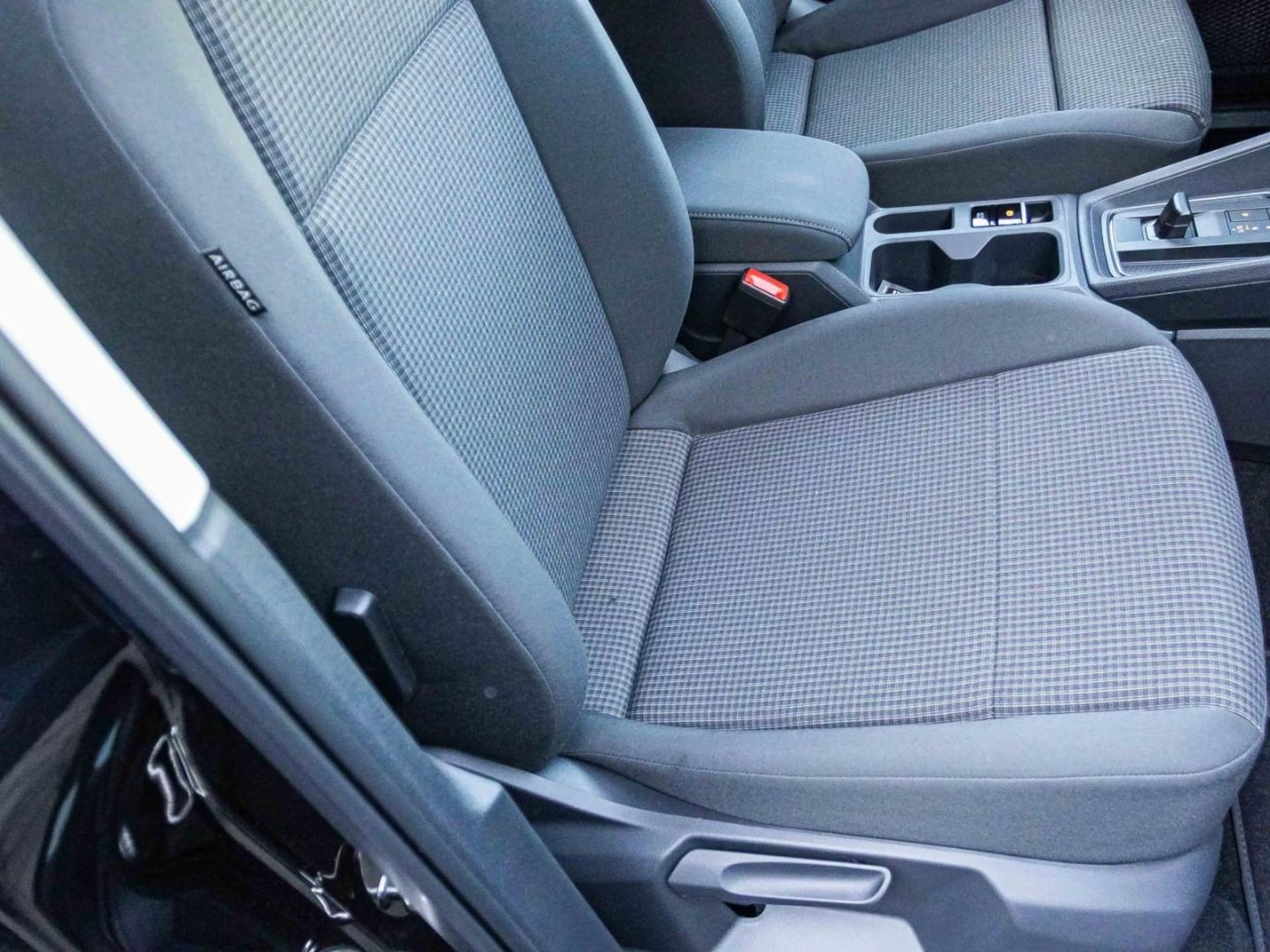 Volkswagen Caddy Basis-Modell