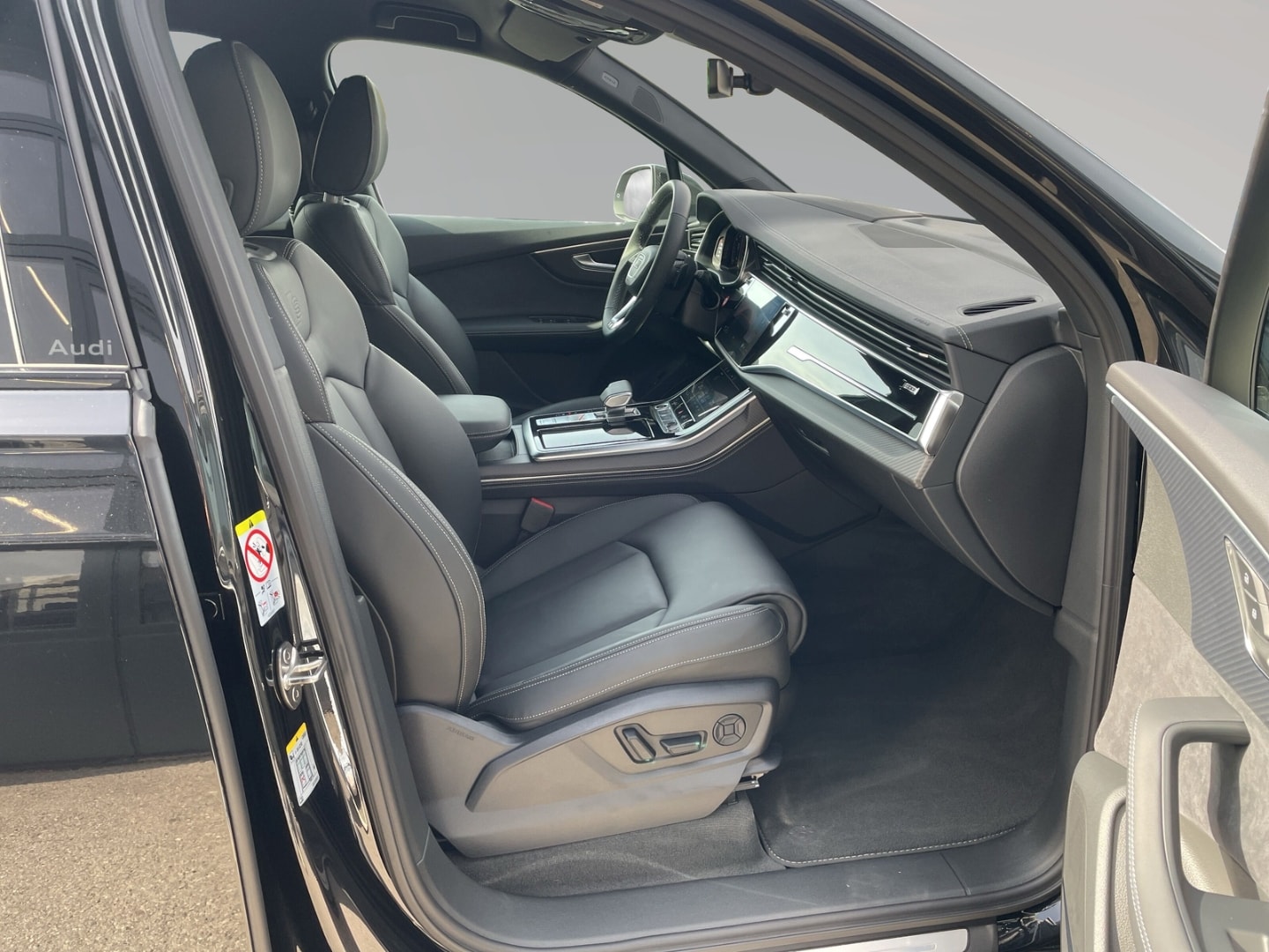 Bild über Audi Q7 SUV S line business TDI quattro 210 kW tiptronic - für weitere Informationen kontaktieren Sie den Audi Partner