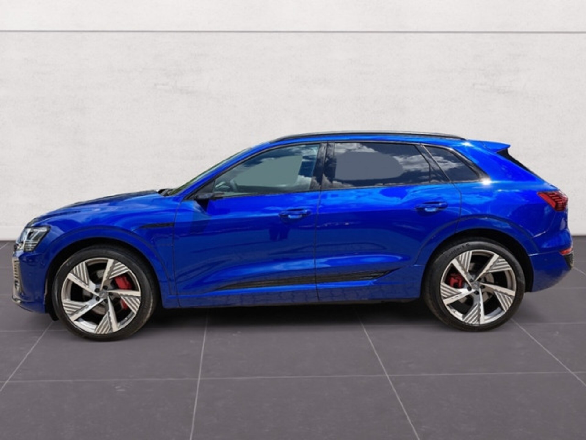 Audi Q8 e-tron S line