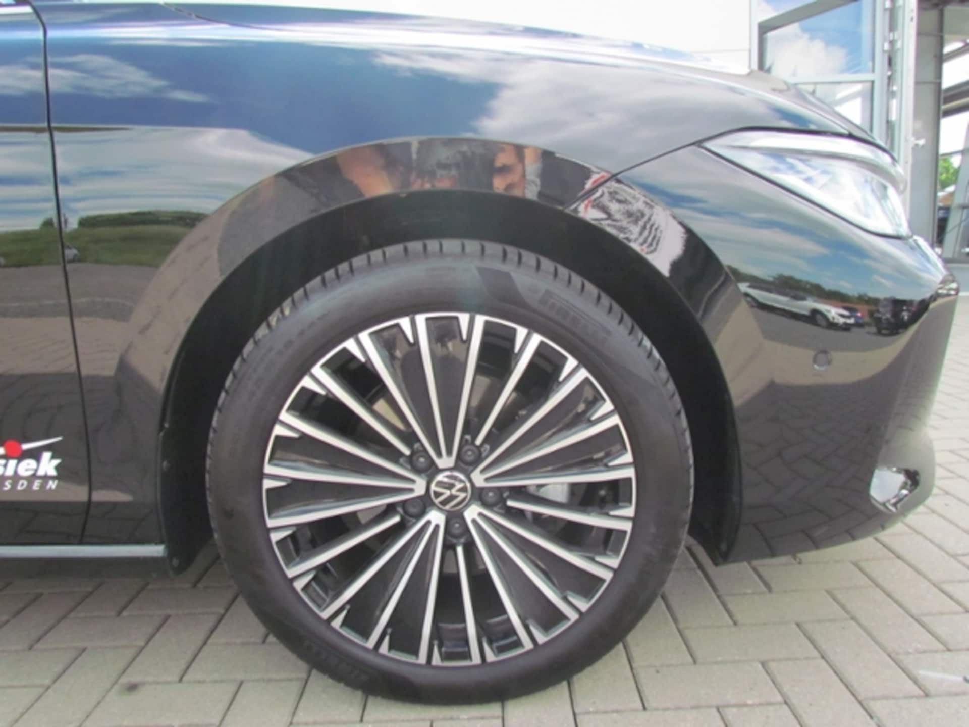 Volkswagen Passat Elegance