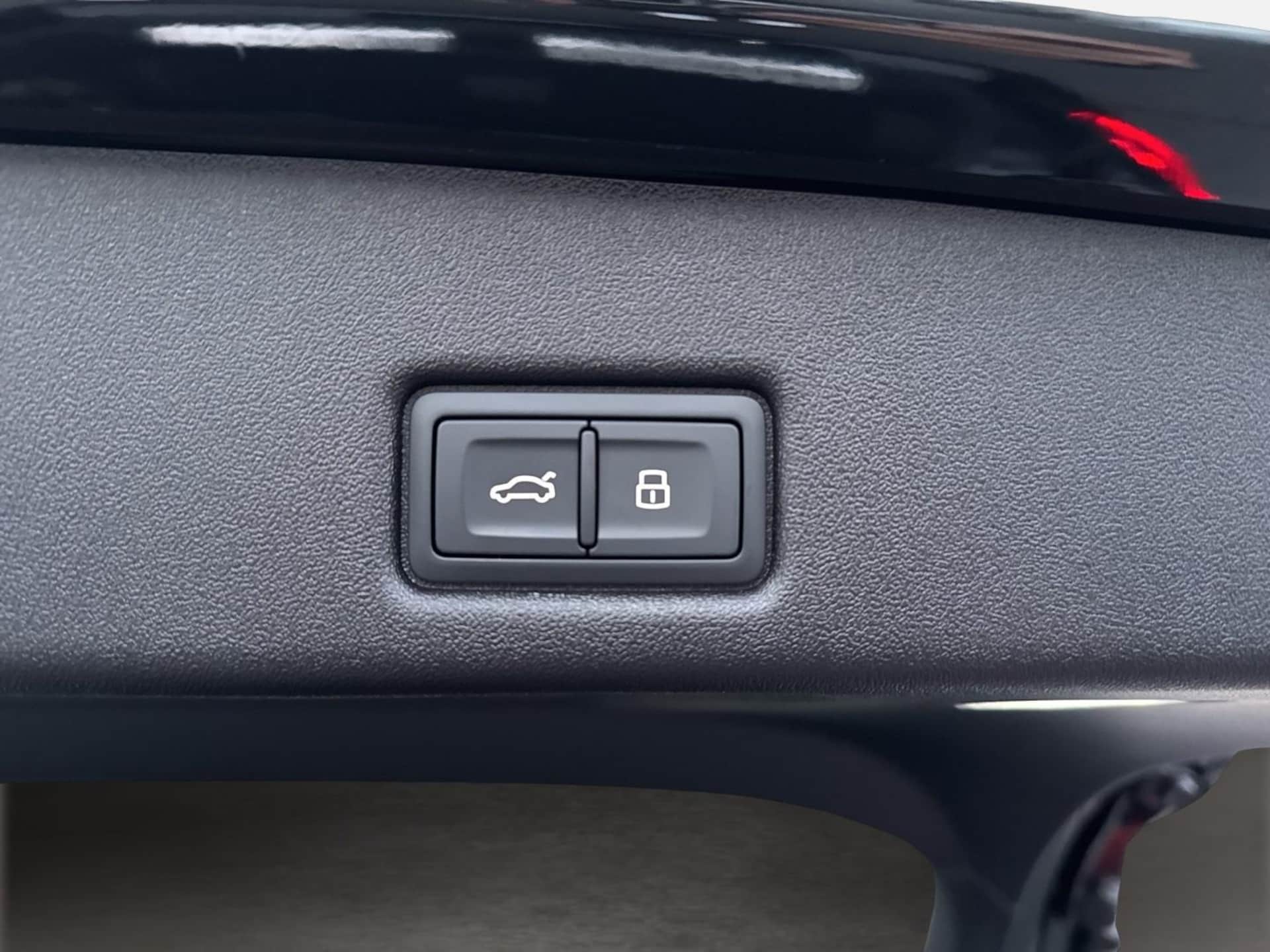 Audi Q5 Sportback edition one