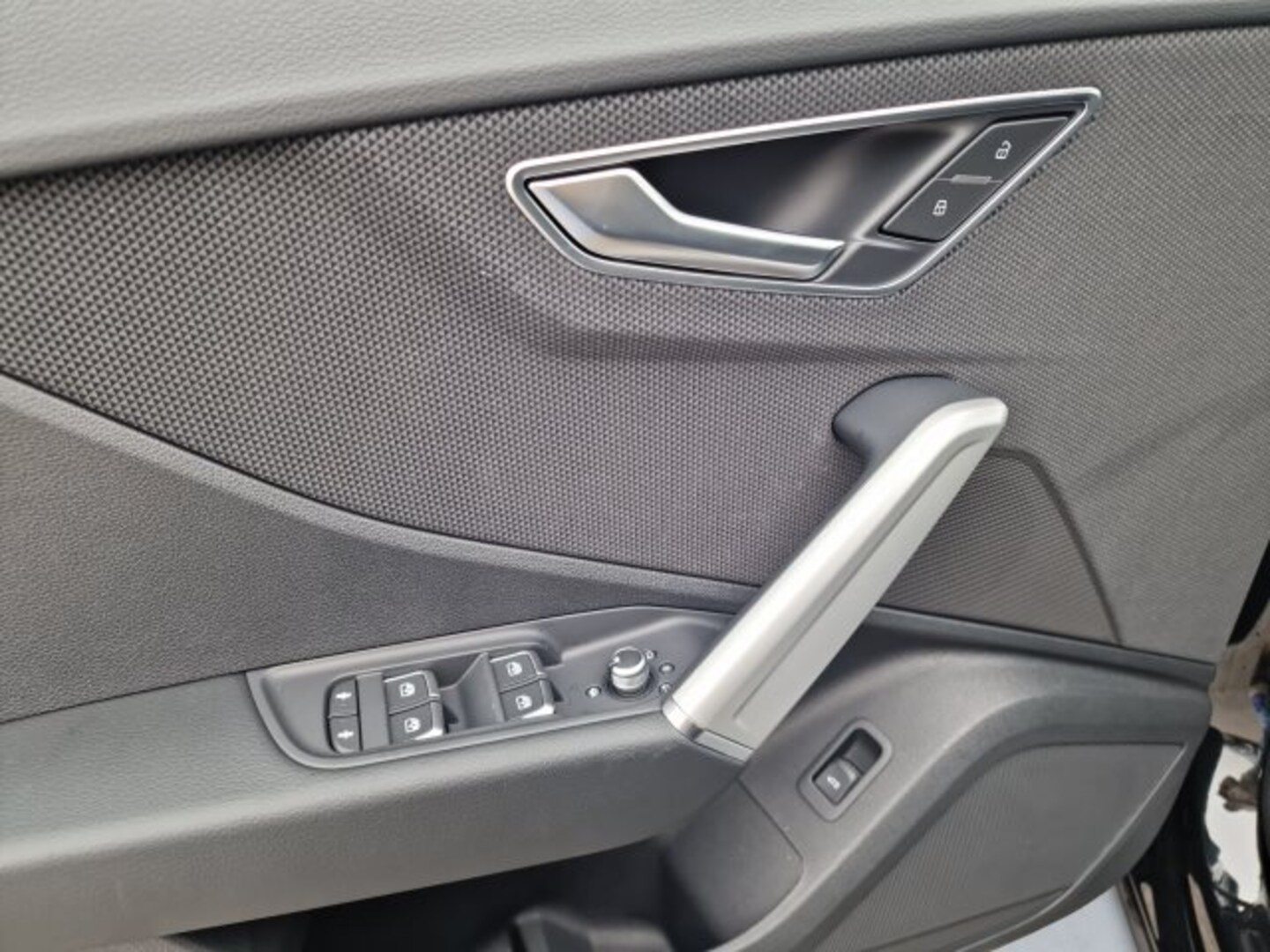 Bild über Audi Q2 S line 35 TFSI S tronic - für weitere Informationen kontaktieren Sie den Audi Partner