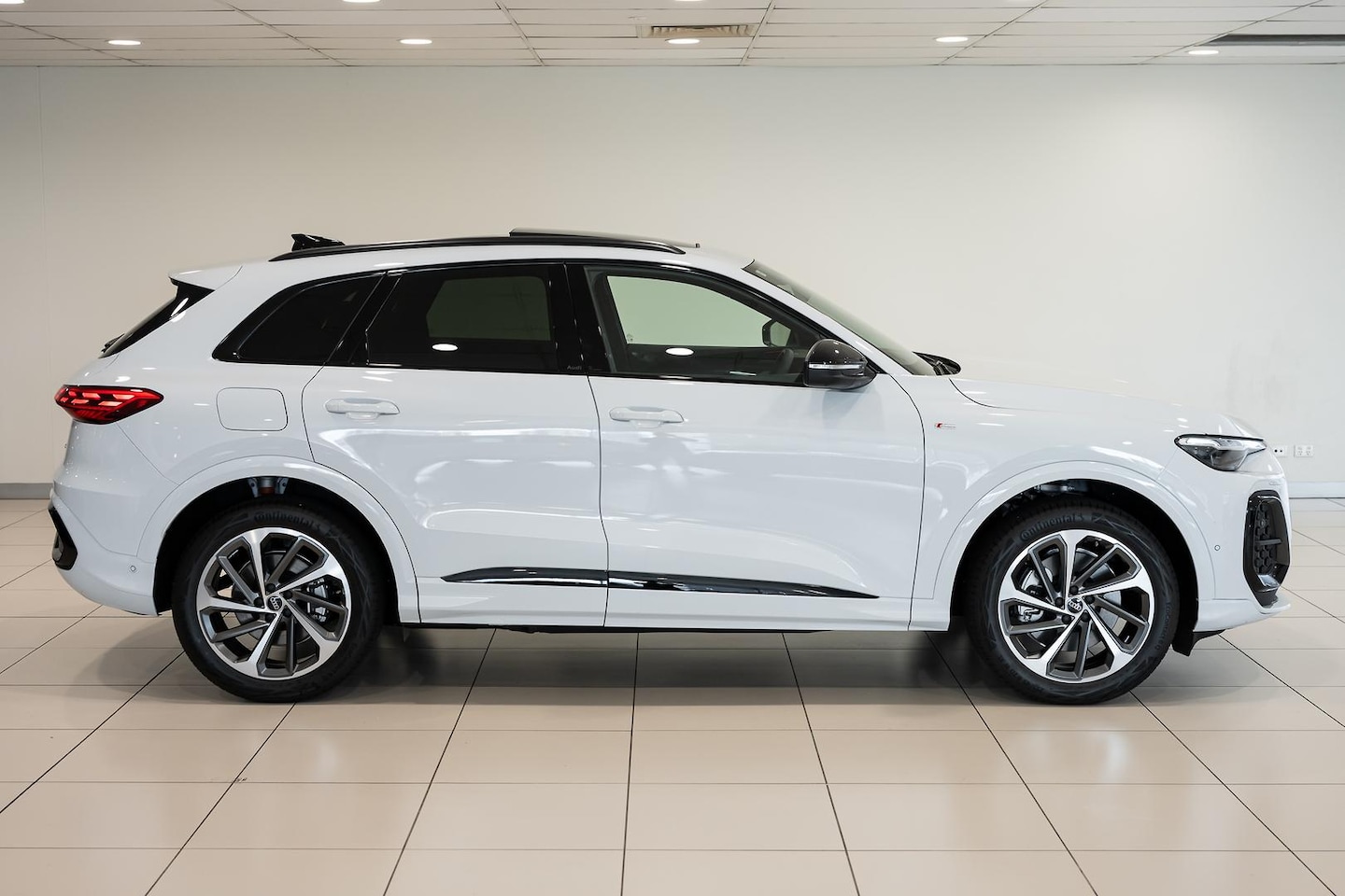 Image about Audi Q5 SUV TDI quattro 150 kW sport
