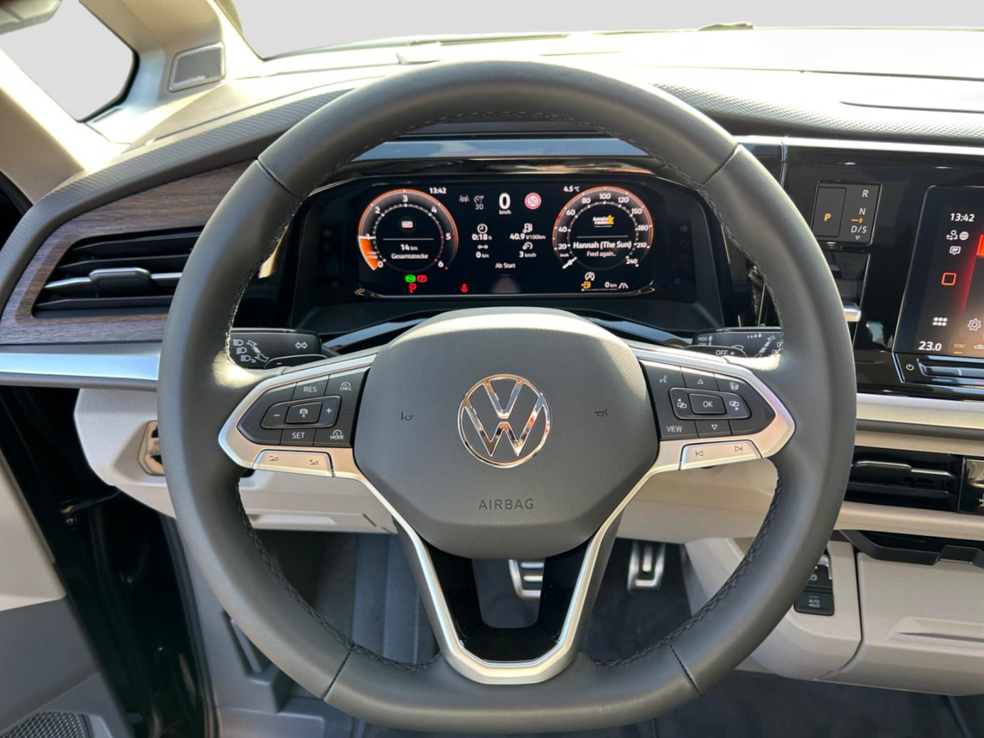 Volkswagen Multivan Style