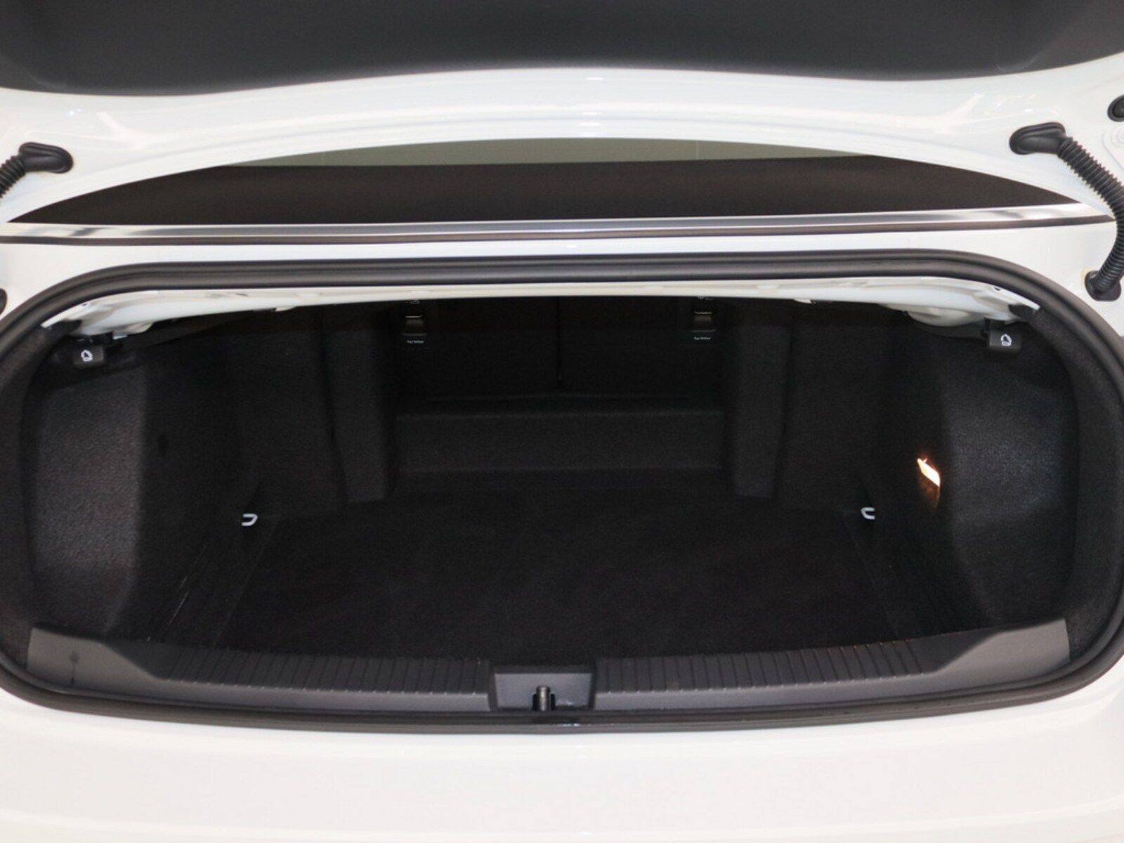 Volkswagen T-Roc Cabriolet – Bild 25