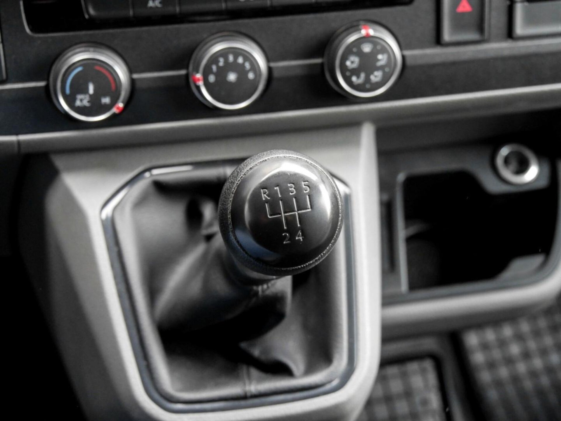 Volkswagen T6.1 Transporter Kasten kurzer Radstand