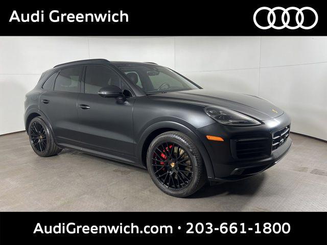 2023 Porsche Cayenne GTS's photo