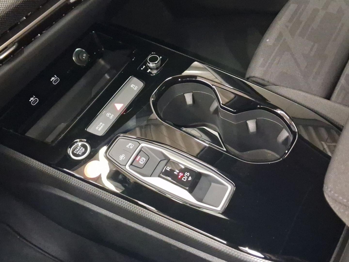 Bild über Audi A5 Limousine TFSI S tronic - für weitere Informationen kontaktieren Sie den Audi Partner