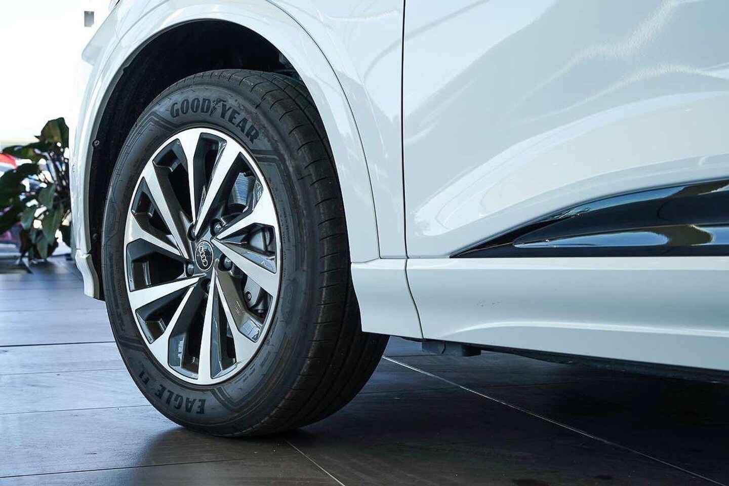 Image about Audi Q6 SUV e-tron e-tron