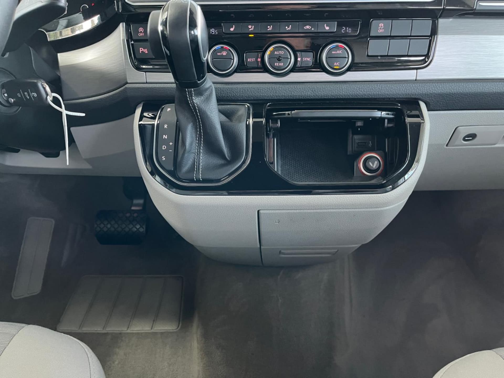 Volkswagen T6 California Ocean
