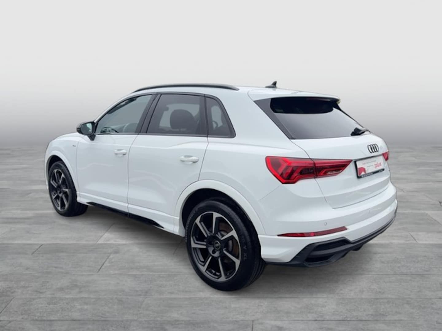 Bild über Audi Q3 TFSI quattro 180 kW S tronic - für weitere Informationen kontaktieren Sie den Audi Partner