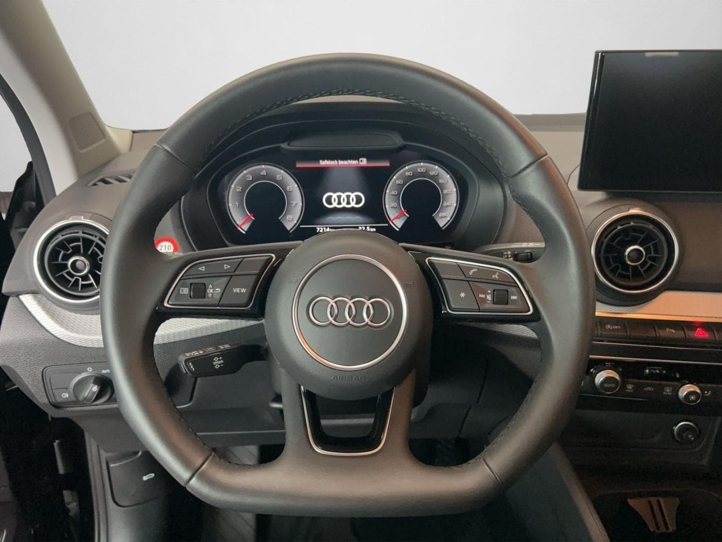 Bild über Audi Q2 advanced 30 TFSI Schaltgetriebe - für weitere Informationen kontaktieren Sie den Audi Partner
